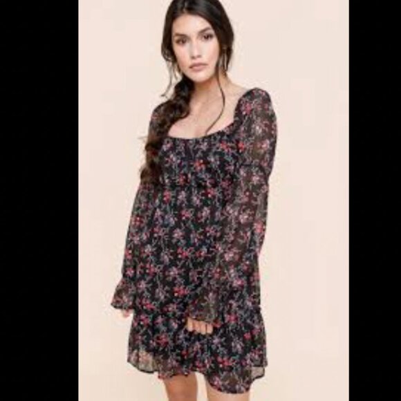 Trixxi Peasant Sleeve Chiffon Tiered Dress - Picture 1 of 4